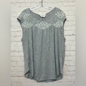 Two by Vince Camuto Grey Sleeveless Top with Lace Accents